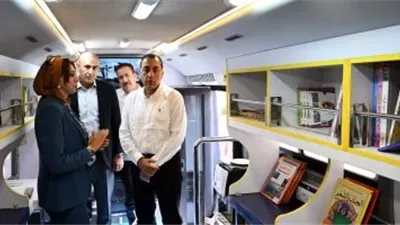 مكتبة على عجلات.. رئيس الوزراء يشيد بمبادرة الثقافة المتنقلة في المنوفية
