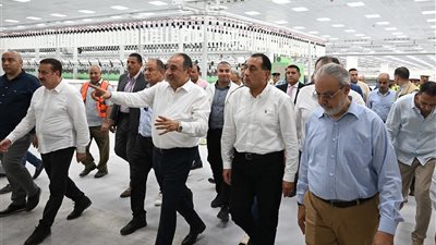 مدبولي يتفقد مصنع 