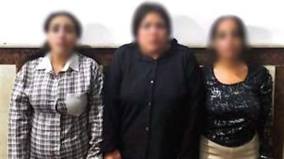 ضبط 6 سيدات لممارستهن الأعمال المنافية للآداب عبر تطبيق هاتفي بالإسكندرية.. صور 