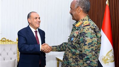 وزير الخارجية يلتقي الفريق أول ركن عبد الفتاح البرهان رئيس مجلس السيادة السوداني الانتقالي