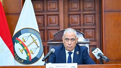 النائب العام يزور نيابتي شمال وشرق القاهرة ويهنئ أعضاءهما بالعام القضائي الجديد