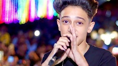 مطرب المهرجانات سامر مدني ينهي اجراءات إخلاء سبيله من قسم الطالبية 