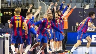 خالي من الركاب.. تفاصيل حادث تصادم أتوبيس نادي برشلونة بالهرم