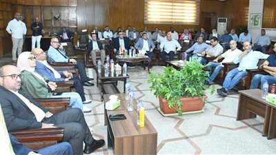 حزمة تكليفات من وزير الإسكان لتطوير المحاور والطرق الرئيسية ومتابعة المشروعات بمدن غرب القاهرة