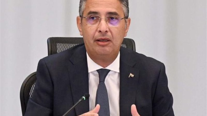 الدكتور شريف فاروق