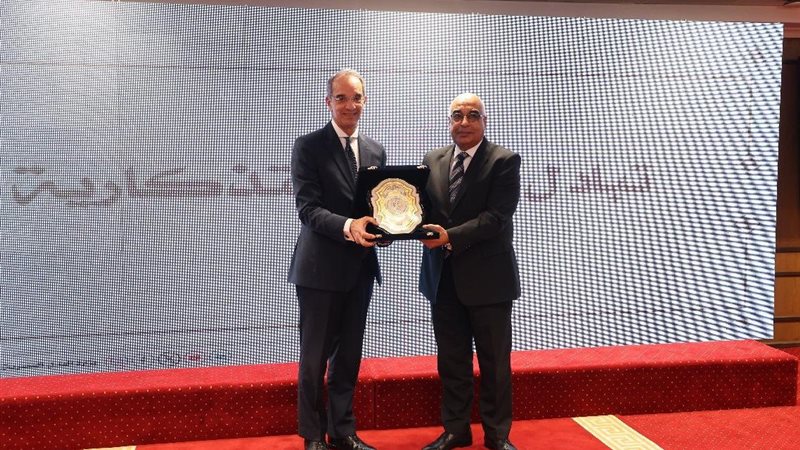 وزيرا العدل والاتصالات