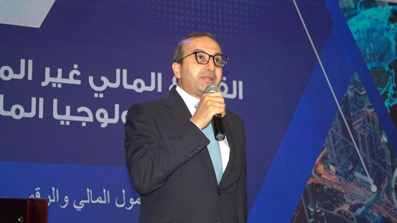 الدكتور محمد عبدالعزيز