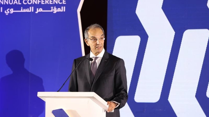 الدكتور عمرو طلعت