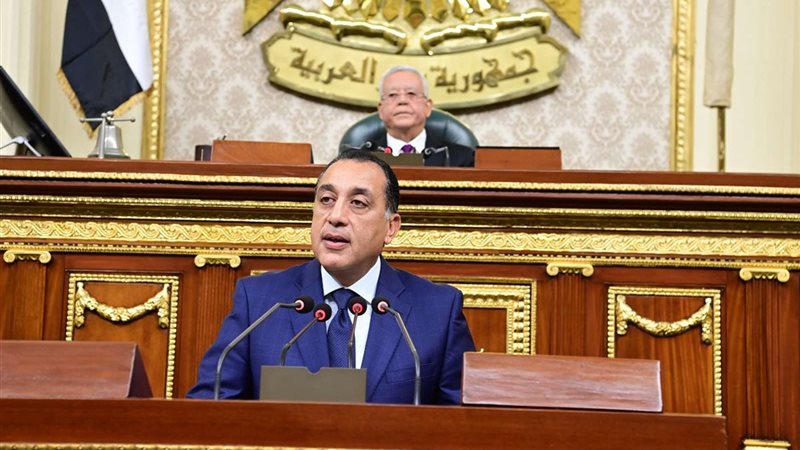 رئيس الحكومة أمام