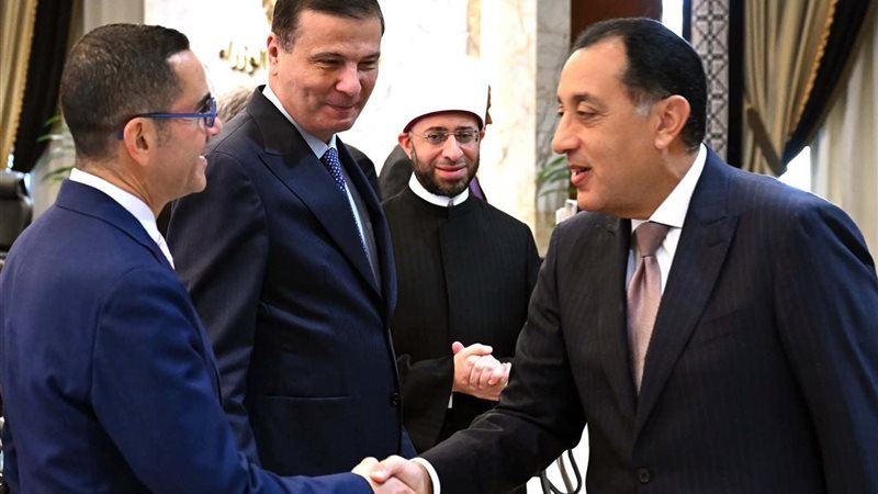 مدبولي ووزير الاستثمار