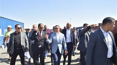 وزير الاستثمار يتفقد ميناء العين السخنة لمتابعة تطبيق منظومة الإفراج الجمركي المتكاملة
