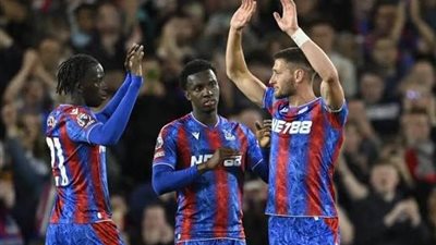 إيفرتون يوقف سلسلة اللاهزيمة التاريخية لكريستال بالاس بثنائية مثيرة