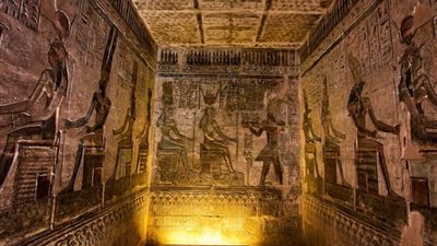 بعد سرقة لوحة «خنتي كا» بسقارة.. السجن من 5 إلى 7 سنوات عقوبة سرقة الآثار