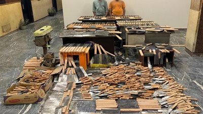 أمن الجيزة يضبط شخصين يديران ورشة سرية لصنع الأسلحة البيضاء