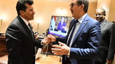 رسالة وحدة من القاهرة.. وزير الرياضة يحسم الخلاف بين أبرز كيانين رياضيين إفريقيين