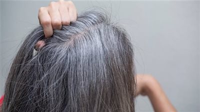 فيتامينات تحارب الشيب.. كيف تؤخرين ظهور الشعر الرمادي طبيعيًا؟