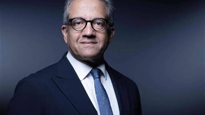 نائب محافظ سوهاج يهنئ الدكتور خالد العناني بفوزه بمنصب مدير عام اليونسكو