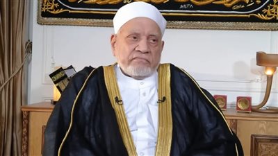 كان عالمًا أزهريًا فذًا.. محافظ الفيوم ينعى وفاة الدكتور أحمد عمر هاشم 