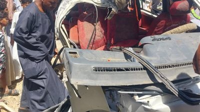 مصرع وإصابة 5 أشخاص في تصادم “تريلا” مع ميكروباص على طريق إدفو بأسوان