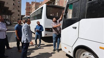 نائب محافظ المنيا يتفقد مشروع النقل الجماعي ويؤكد الالتزام بمعايير الجودة