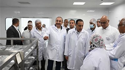 تفقد مصانع استراتيجية للأدوية.. تحركات حكومية جديدة لتوطين صناعة الدواء