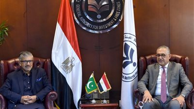 هيئة الاستثمار تبحث مع السفير الباكستاني ضخ استثمارات جديدة في مصر
