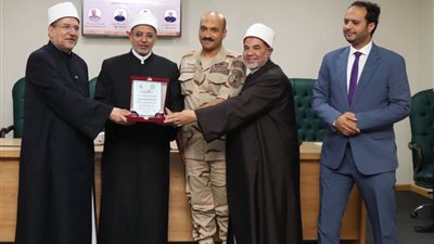 من الأزهر إلى الجبهة.. كيف تحولت رؤيا عبد الحليم محمود إلى بشارة نصر أكتوبر؟