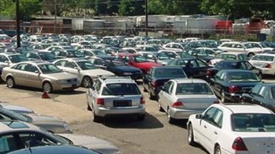 صفقات بالملايين.. تفاصيل مزاد بيع لسيارات وبضائع جمارك مطار القاهرة