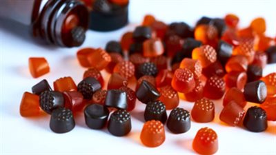 احذر أن تخدعك النكهة.. حلوى الفيتامينات ليست كما تبدو