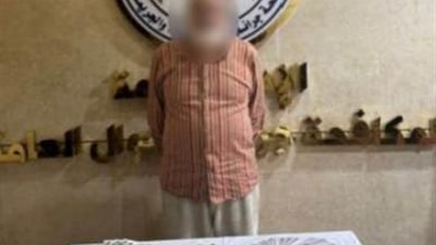 النيابة تأمر بحبس متهم استولى على أموال راغبي السفر للخارج في القاهرة