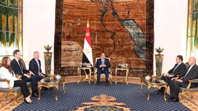 الرئيس السيسي:  مصر تقدر وتساند جهود ترامب لإنهاء النزاعات وإحلال السلام في الشرق الأوسط والعالم