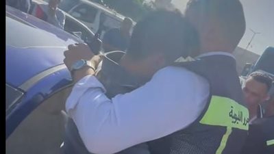 شاب مخمور يثير الذعر.. ضابط يلقي القبض على سائق متهور هدد حياة المواطنين|صور