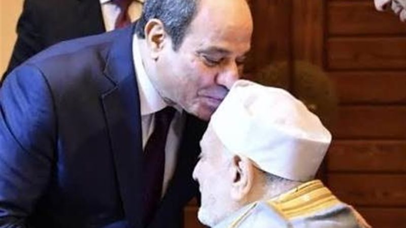 الرئيس السيسي يقبل