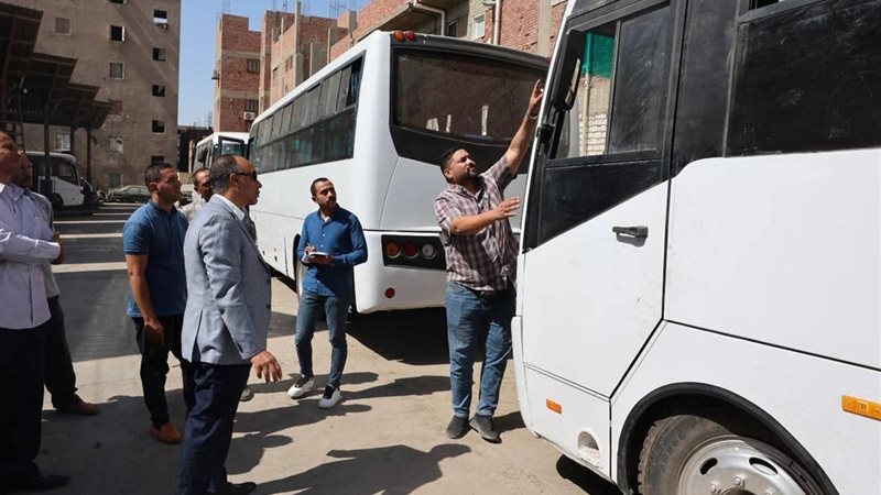 نائب المحافظ في متابعه