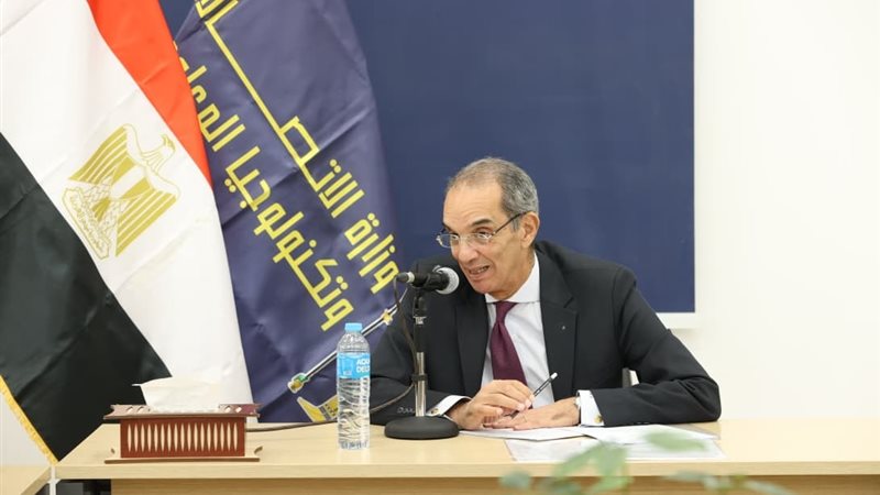 الدكتور عمرو طلعت