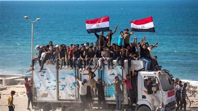 صور..  100 شاحنة مخصصة من مصر لنقل النازحين من الجنوب إلى الشمال