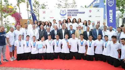 وزير الرياضة يهنئ أبطال مصر لتصدرهم بطولة العالم للسباحة بالزعانف بالعلمين