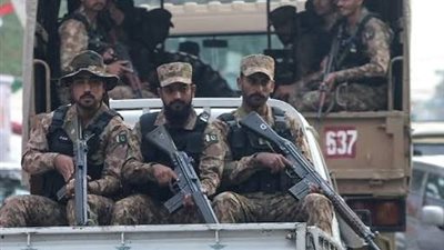 اشتباكات عنيفة على طول الحدود الباكستانية الأفغانية