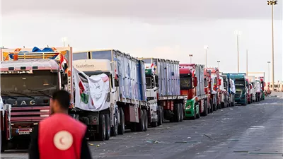 الهلال الأحمر المصري يطلق 400 شاحنة بحمولة 9 آلاف طن مساعدات لغزة