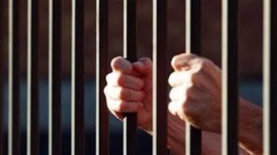 النيابة تأمر بحبس سباك بتهمة الحريق العمد لشقته في الوراق