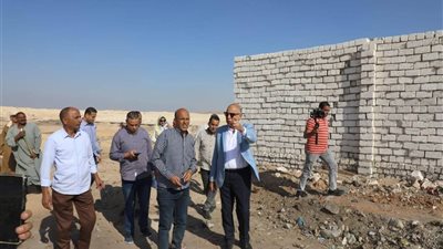 محافظ المنيا يتفقد إنشاء سوق الماشية الجديد على مساحة 5 أفدنة بملوي 