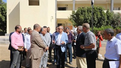 محافظ المنيا يعلن إنشاء مدرسة جديدة بنزلة البرشا بـ33 فصلًا 