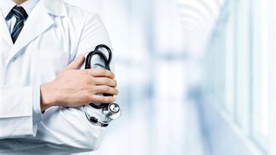 طبيب يتسبب في عجز دائم لمريض.. نص التحقيقات في قضية الإهمال الطبي بمستشفى الهلال