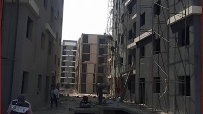 مصرع عامل وإصابة آخر إثر سقوطهما من أعلى سقالة بمدينة السادات