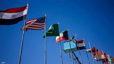 رئيس وزراء بريطانيا يصل شرم الشيخ لحضور قمة للسلام