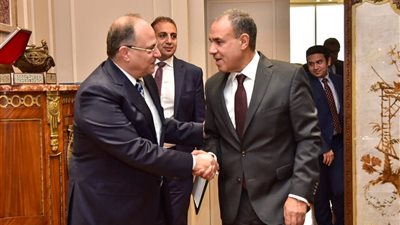 رئيس هيئة الدواء المصرية يعقد اجتماعاً مع وزير الخارجية لبحث التعاون الدولي