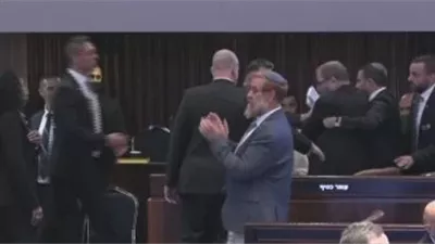 طردوه من القاعة.. اعتراض أحد نواب الكنيست خلال خطاب ترامب