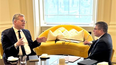 وزير البترول يبحث مع رئيس 