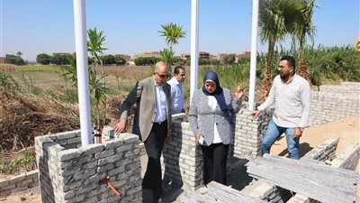 محافظ المنيا: الانضباط وتحسين بيئة العمل ركيزتان في خطة تطوير بني مزار