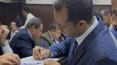 الأب ونجله.. أحمد مرتضي منصور يتقدم بأوراق ترشحه لخوض انتخابات النواب 2025